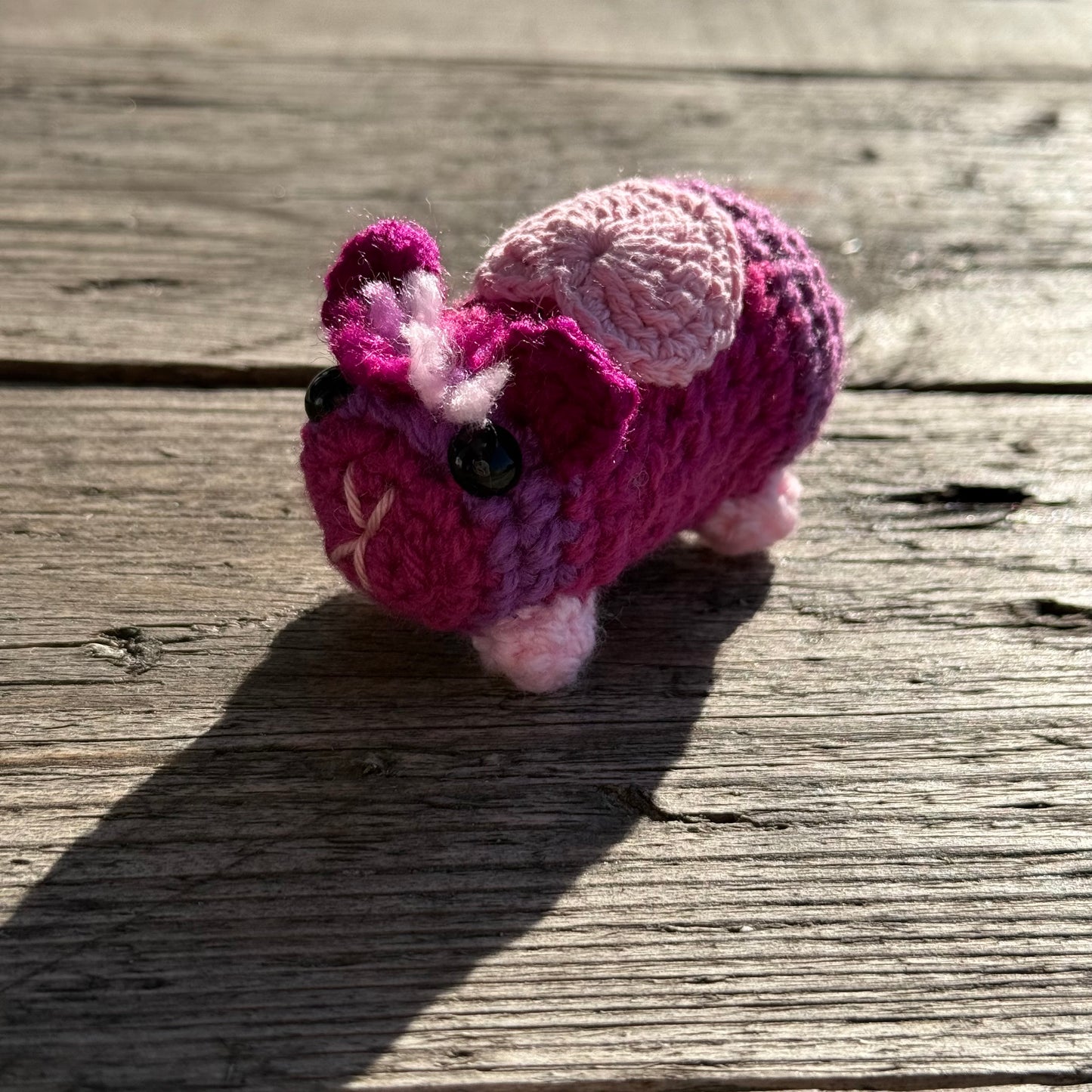 Meerschwein mit Herz lila-magenta