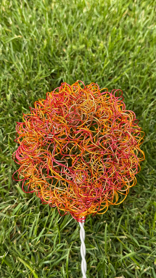 Handgemachte Allium-Drahtblüte – Einzigartige Metalldekoration für Haus & Garten Regenbogen Orange-rot