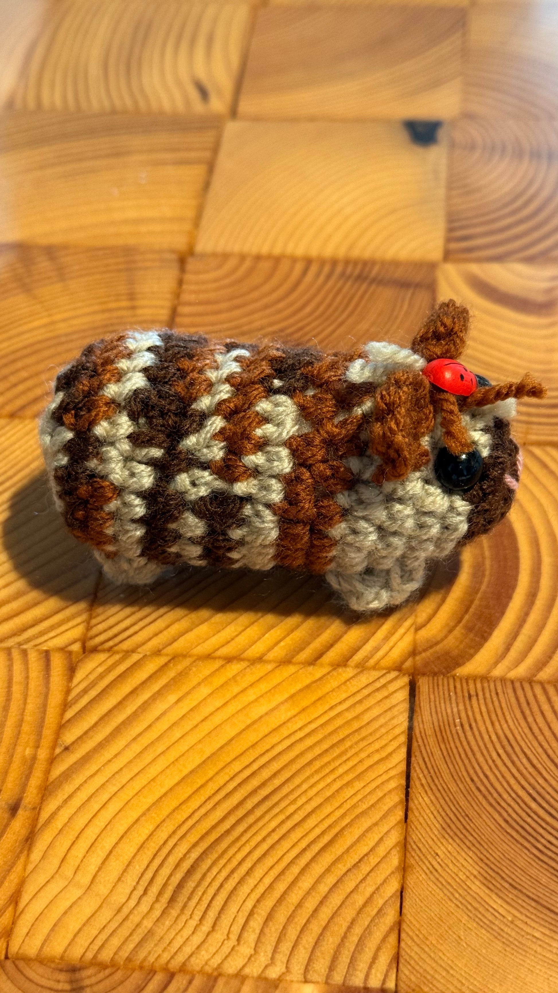 Gehäkeltes Meerschweinchen beige-Braun-Rotbraun | Amigurumi Handarbeit