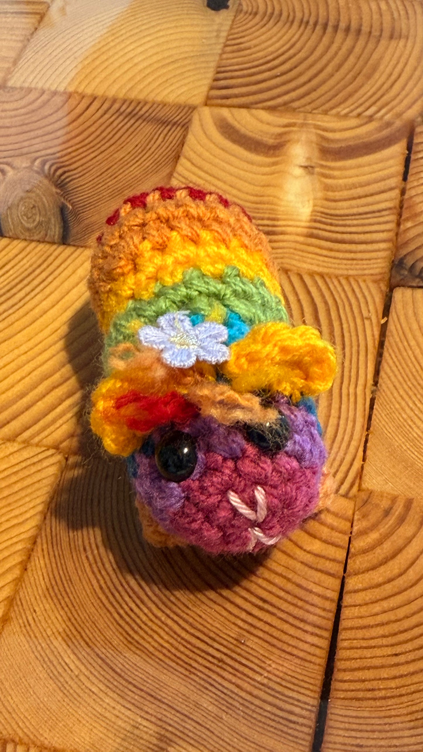 Gehäkeltes Meerschweinchen bunt mit Blümchen | Amigurumi Handarbeit