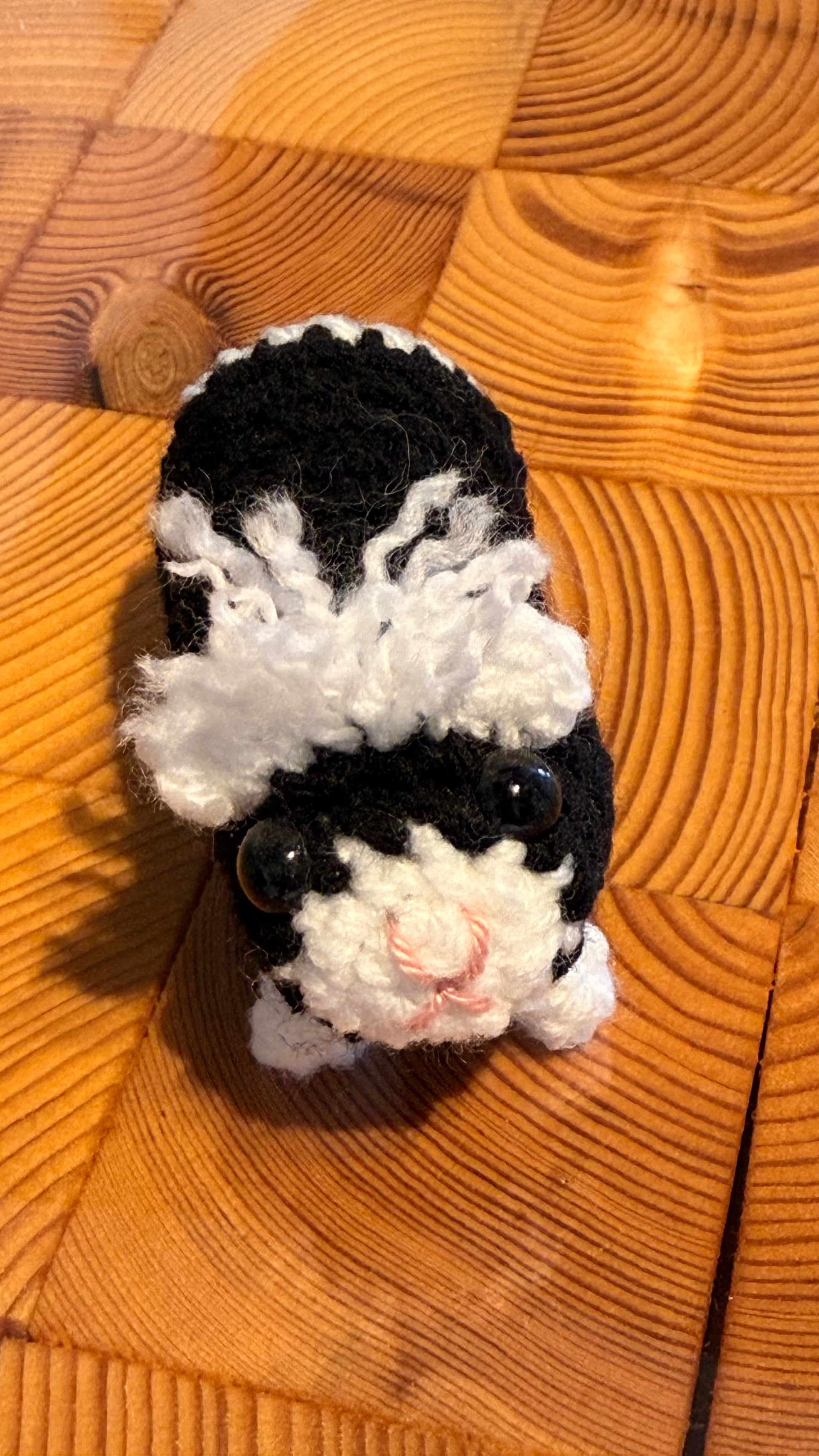 Gehäkeltes Meerschweinchen schwarz mit weiß | Amigurumi Handarbeit 