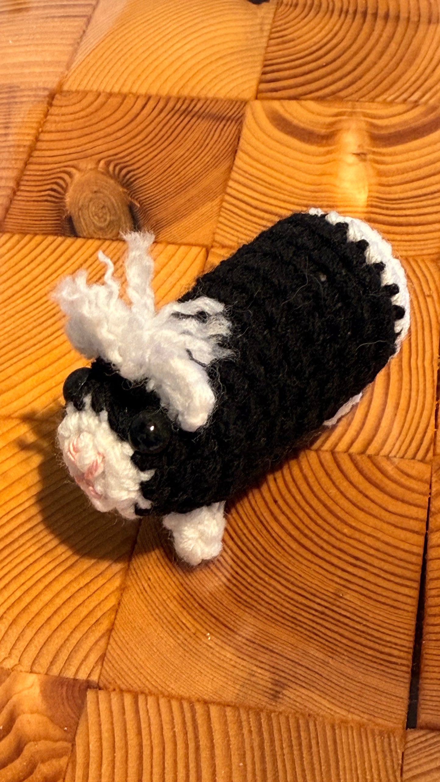 Gehäkeltes Meerschweinchen schwarz mit weiß | Amigurumi Handarbeit 