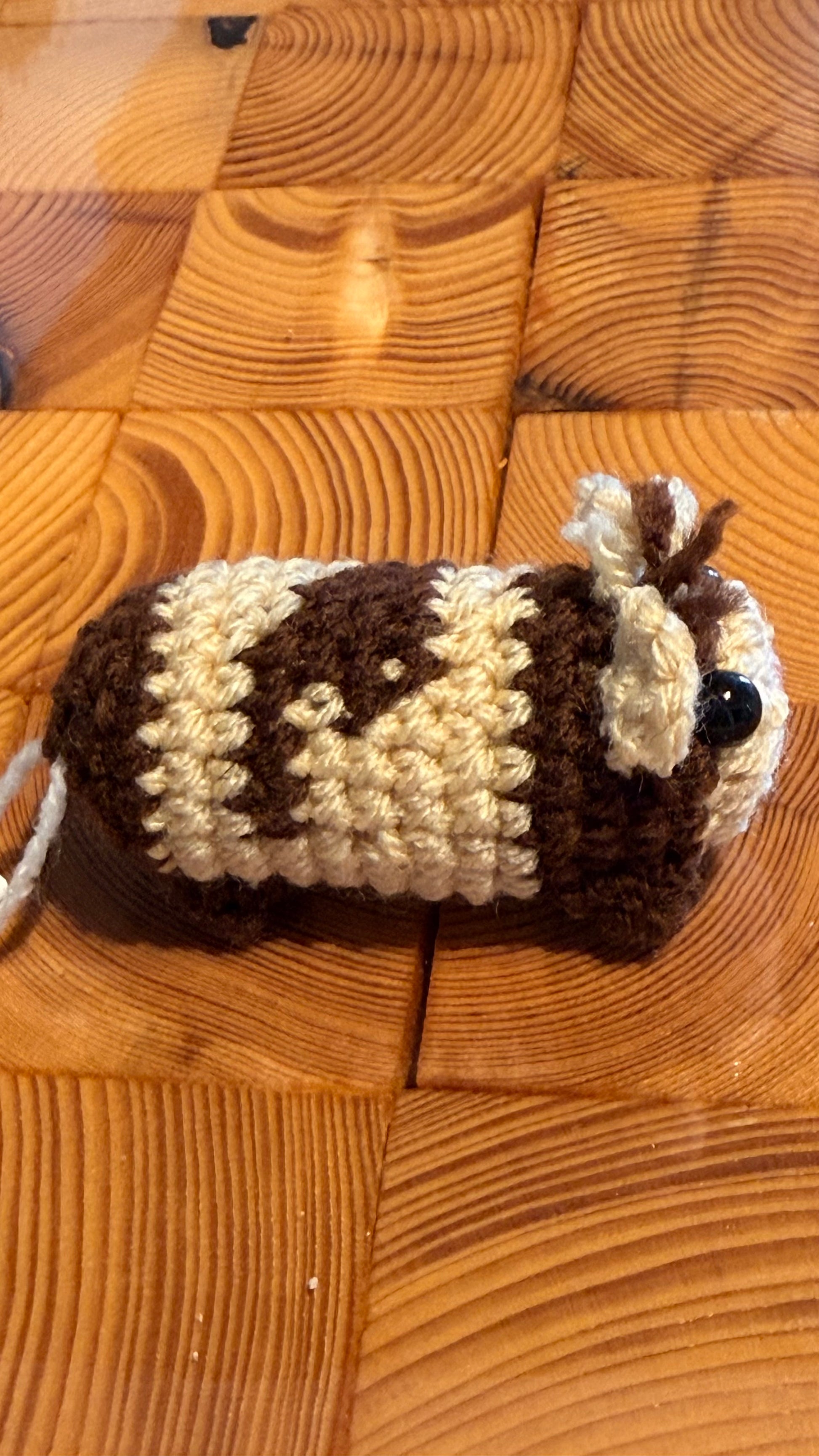 Gehäkeltes Meerschweinchen Creme mit braun | Amigurumi Handarbeit