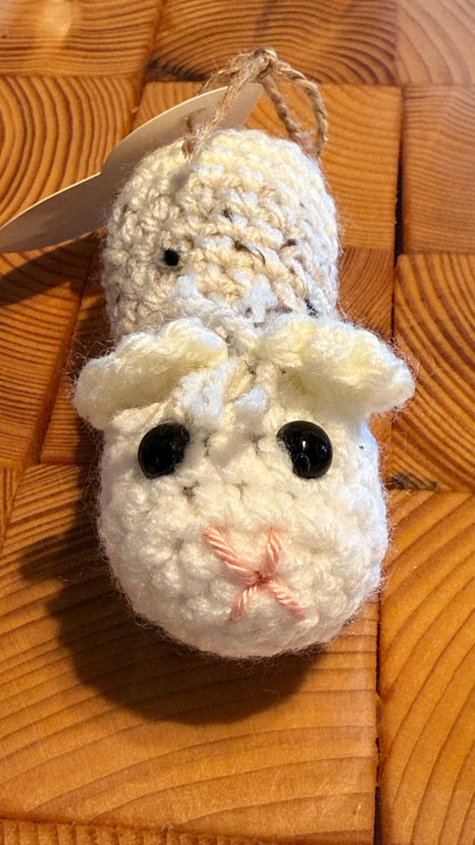 Gehäkeltes Meerschweinchen im Amigurumi-Stil beige-weiß von Hand gefertigt