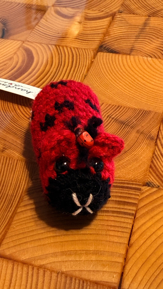 Gehäkeltes Meerschweinchen Marienkäfer | Amigurumi Handarbeit