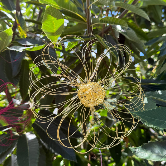 Drahtblüte zum hängen gold