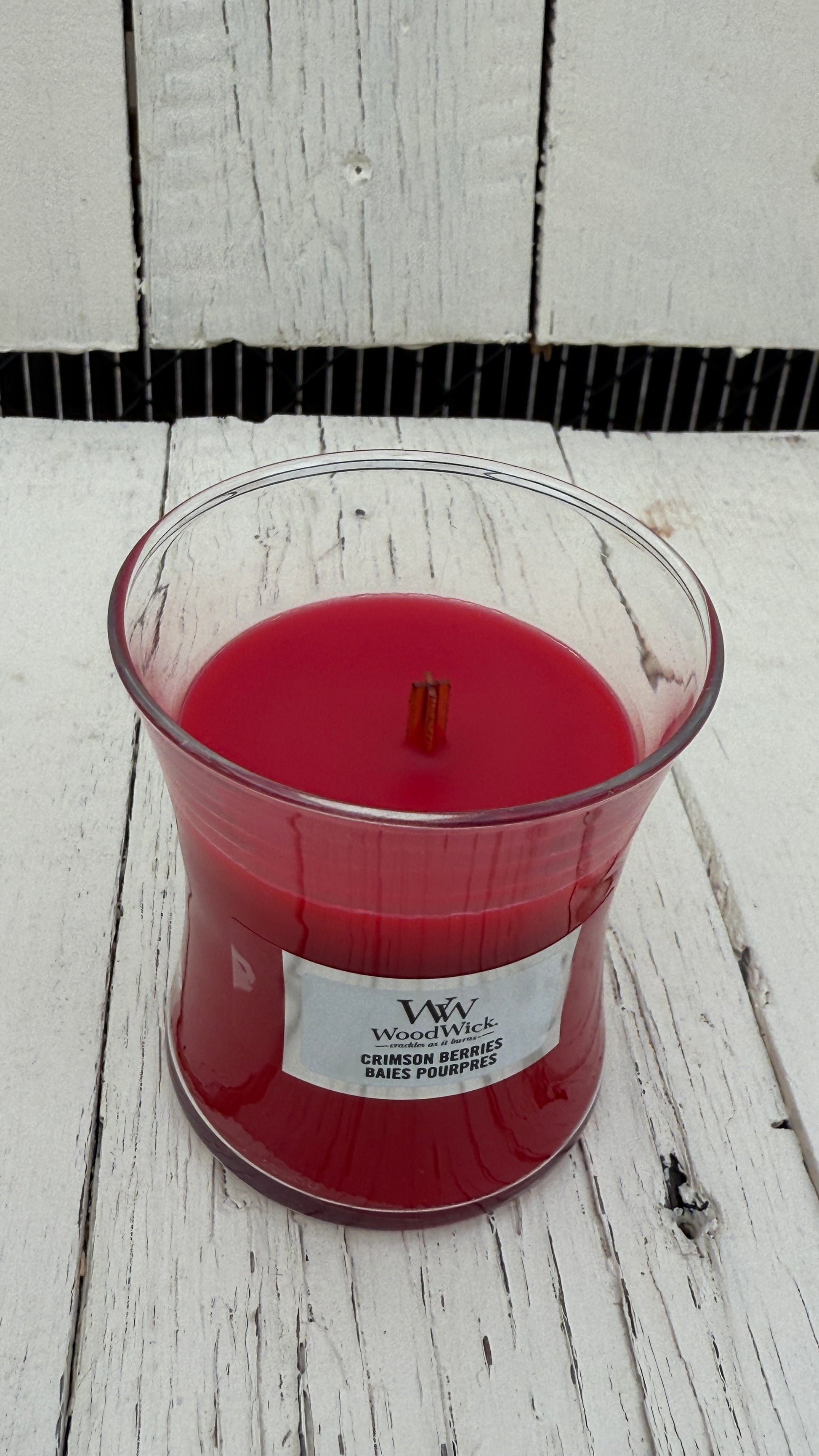 WoodWick Duftkerze Crimson Berries im kleinen Glas.