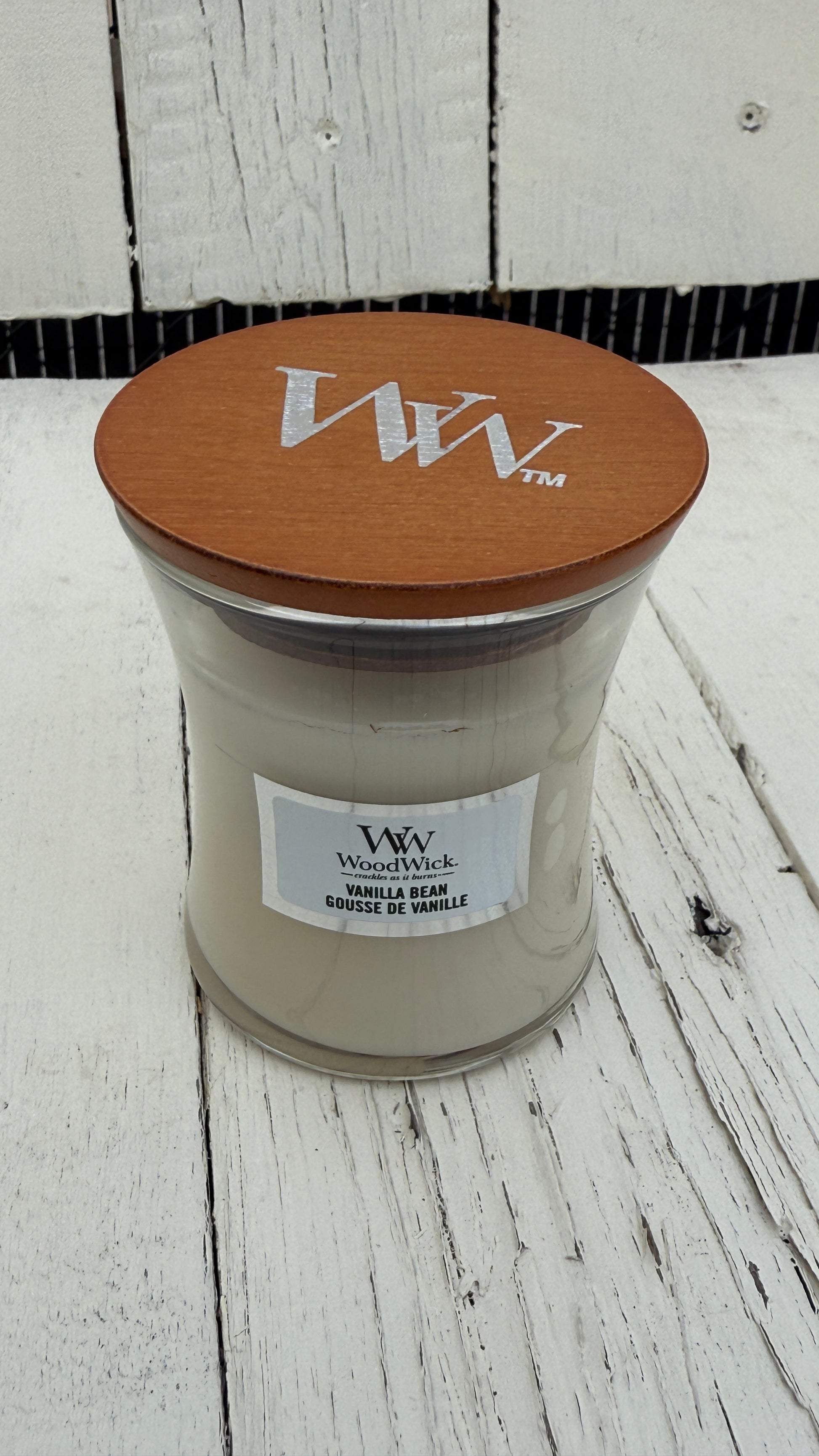WoodWick Duftkerze Vanilla Bean im kleinen Glas.